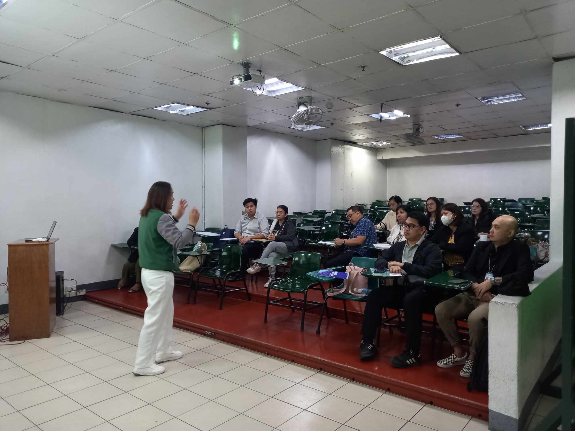 UC College of Nursing Conducts New Faculty Orientation